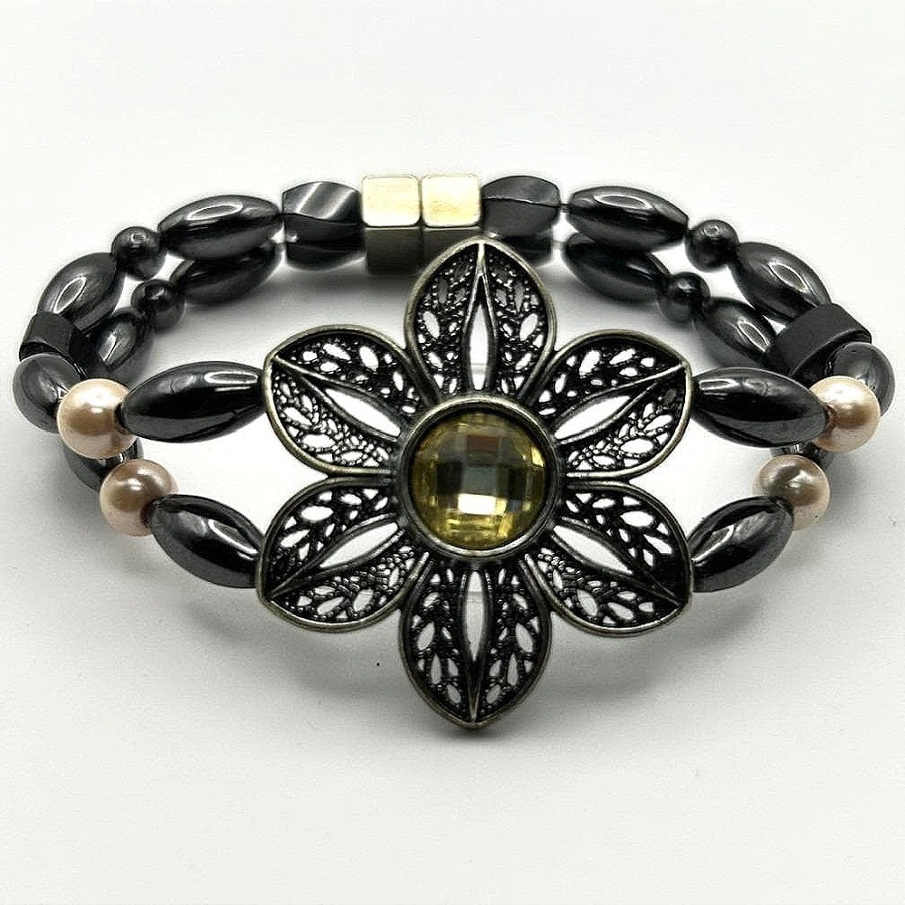 Vintage Black Beaded Flower Bracelet Filigree Yellow‎ Crystal 7in